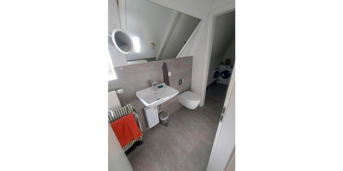 Dachgeschoßwohnung Hannover - 2 Zimmer, 71 m&sup2;, 1.200&euro; | Angebot:25256934