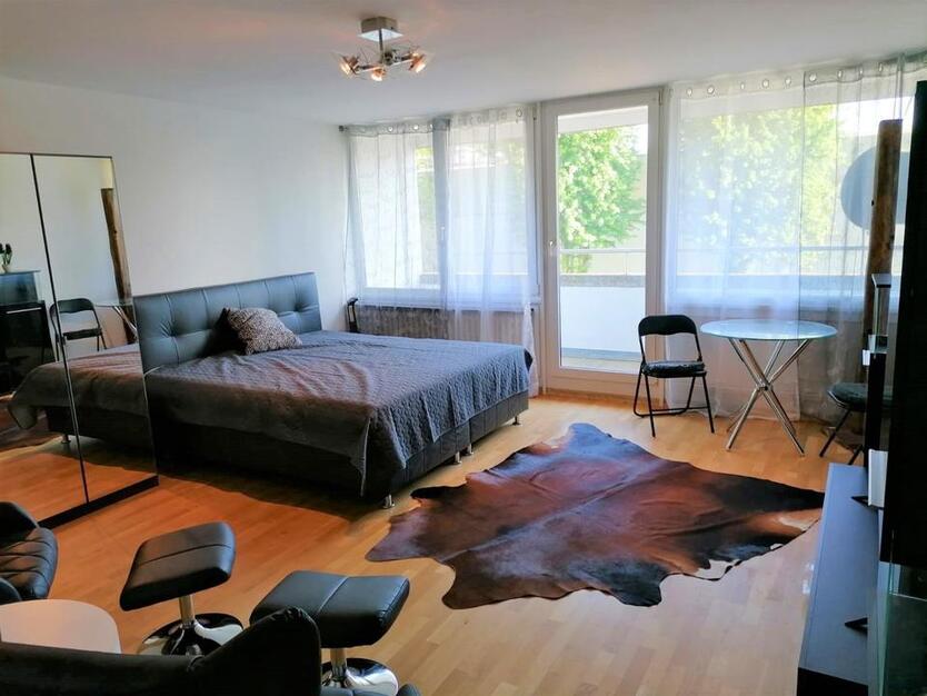 1-Zimmerwohnung mit Internet, TV, Küche, DuscheWc, Waschmaschine, Parkplatz und Balkon