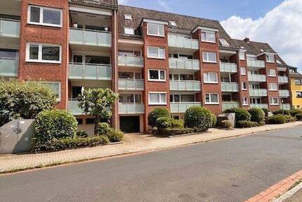 HVV Immobilien: Moderne, super ausgestattete 1,5 Zimmer-ObergeschossWohnung mit Balkon in zentral gelegener Lage zu vermieten!
