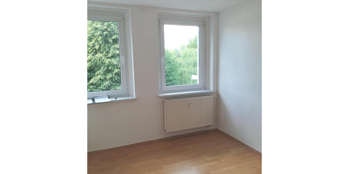 Etagenwohnung Waldheim - 3 Zimmer, 65 m&sup2;, 339&euro; | Angebot:23701180