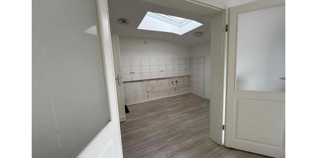 Dachgeschoßwohnung Oberhausen Alstaden - 4 Zimmer, 77 m&sup2;, 850&euro; | Angebot:24433372