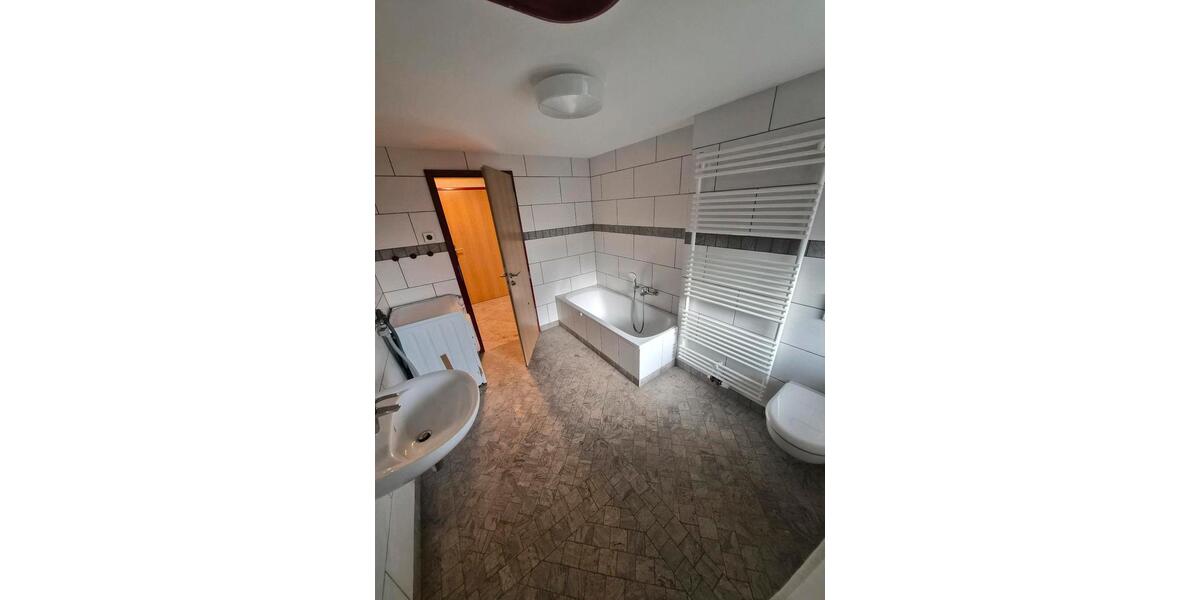 Etagenwohnung Harztor - 3 Zimmer, 85 m&sup2;, 600&euro; | Angebot:23845740