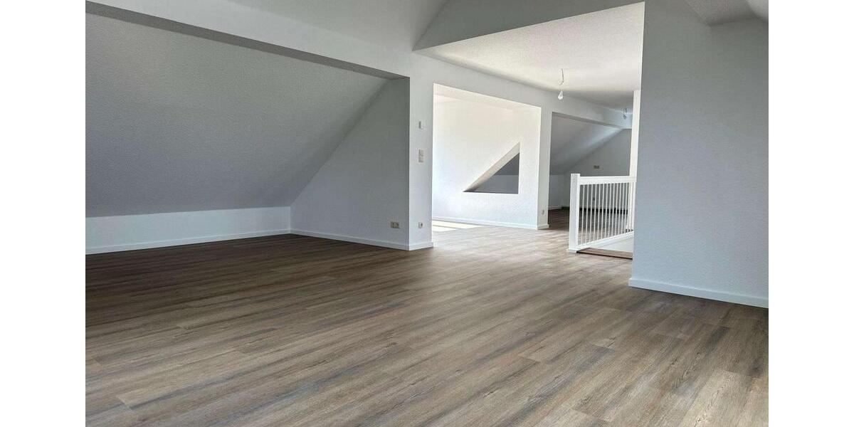 Dachgeschoßwohnung Neustadt (Dosse) - 2.5 Zimmer, 87 m&sup2;, 600&euro; | Angebot:24495489