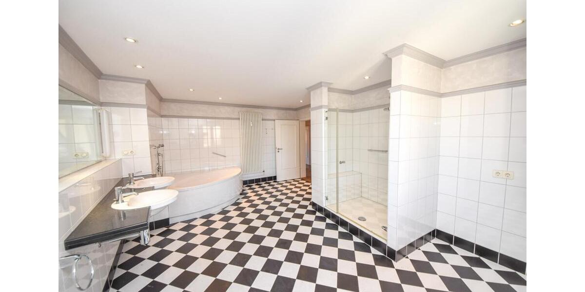 Dachgeschoßwohnung Aschaffenburg Österreicher Kolonie - 3.5 Zimmer, 105 m&sup2;, 1.080&euro; | Angebot:26536100