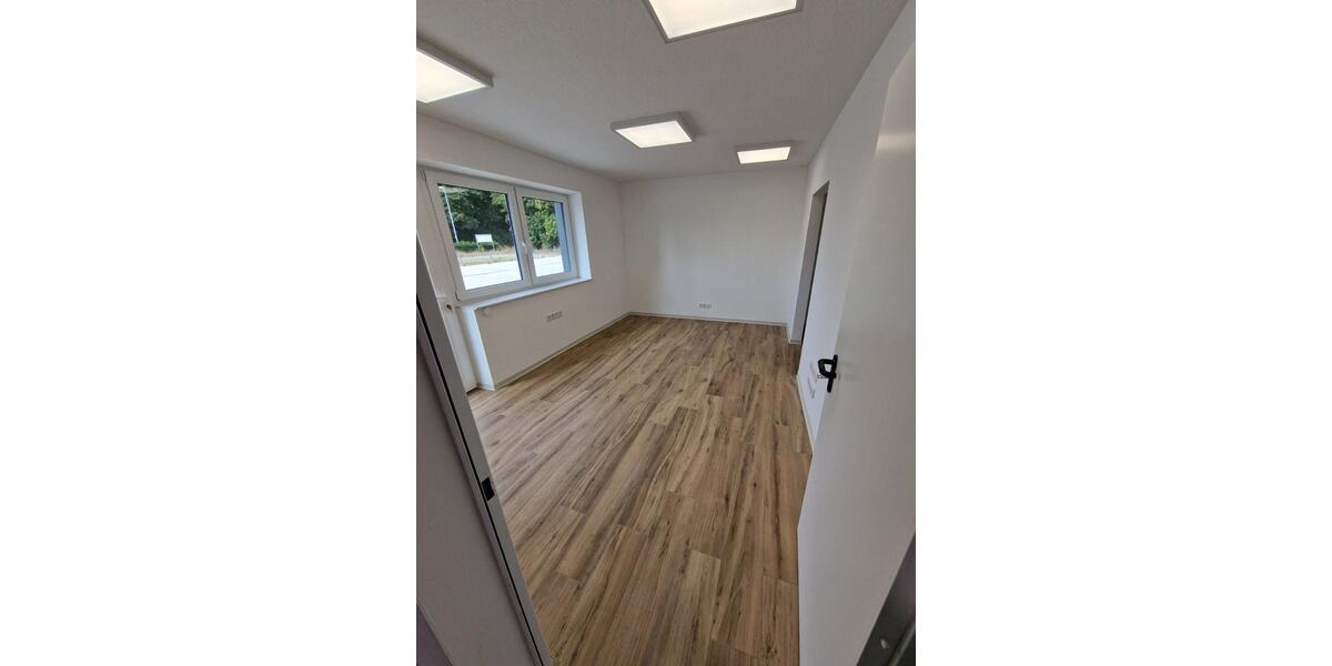 18 Lagereinheiten (M, L, XL) mit Büro in Oldenburg Tweelbäke zimmer