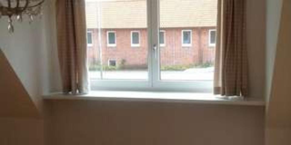 Dachgeschoßwohnung Bad Oldesloe - 3.5 Zimmer, 90 m&sup2;, 1.200&euro; | Angebot:24823930