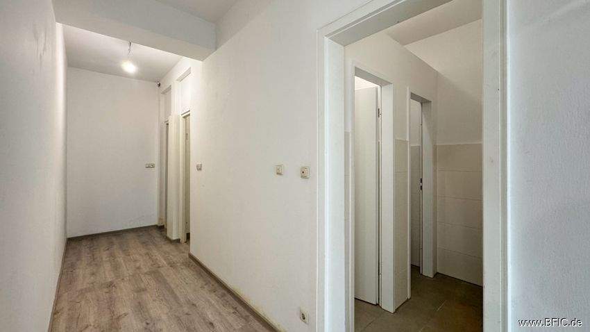 Gewerbeobjekt Fürstenfeldbruck - 9 Zimmer, 228 m&sup2;, 3.420&euro; | Angebot:25699499