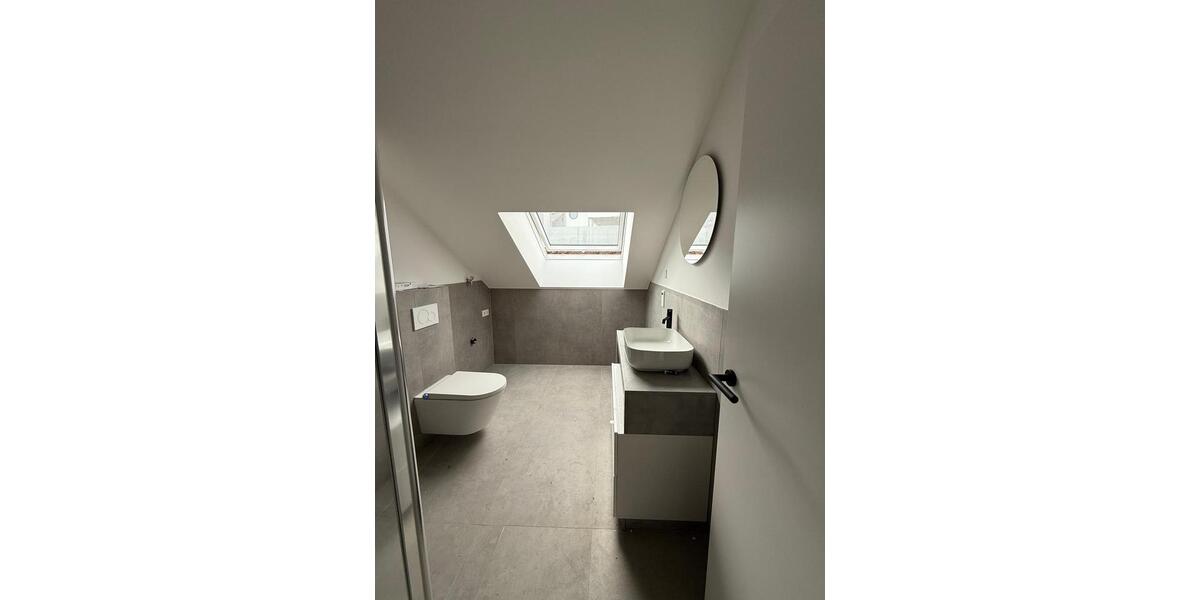 Dachgeschoßwohnung Meinerzhagen - 4 Zimmer, 78 m&sup2;, 990&euro; | Angebot:24373285