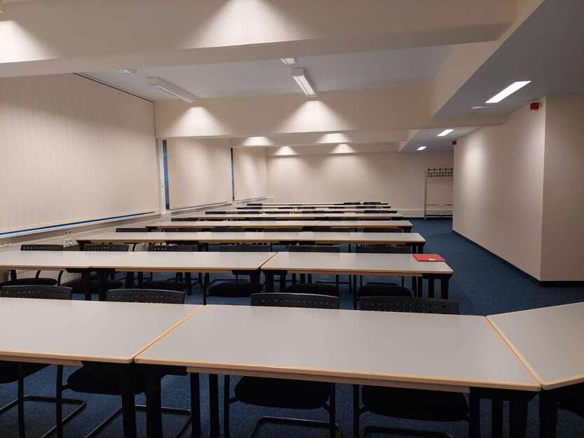 Büro in Zwickau 353 € 51 m² zimmer