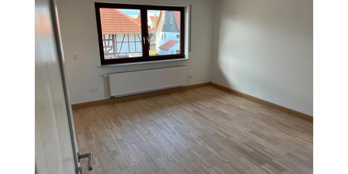 Etagenwohnung Rosenfeld - 4.5 Zimmer, 134 m&sup2;, 1.300&euro; | Angebot:25993674
