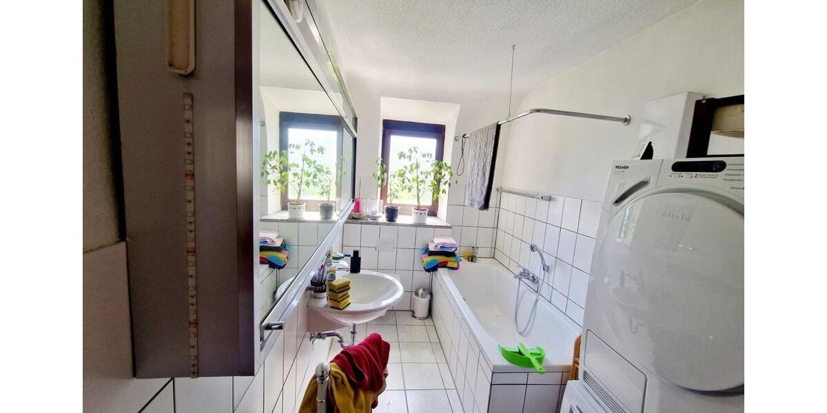 Etagenwohnung Lebach - 5 Zimmer, 165 m&sup2;, 1.250&euro; | Angebot:27650077