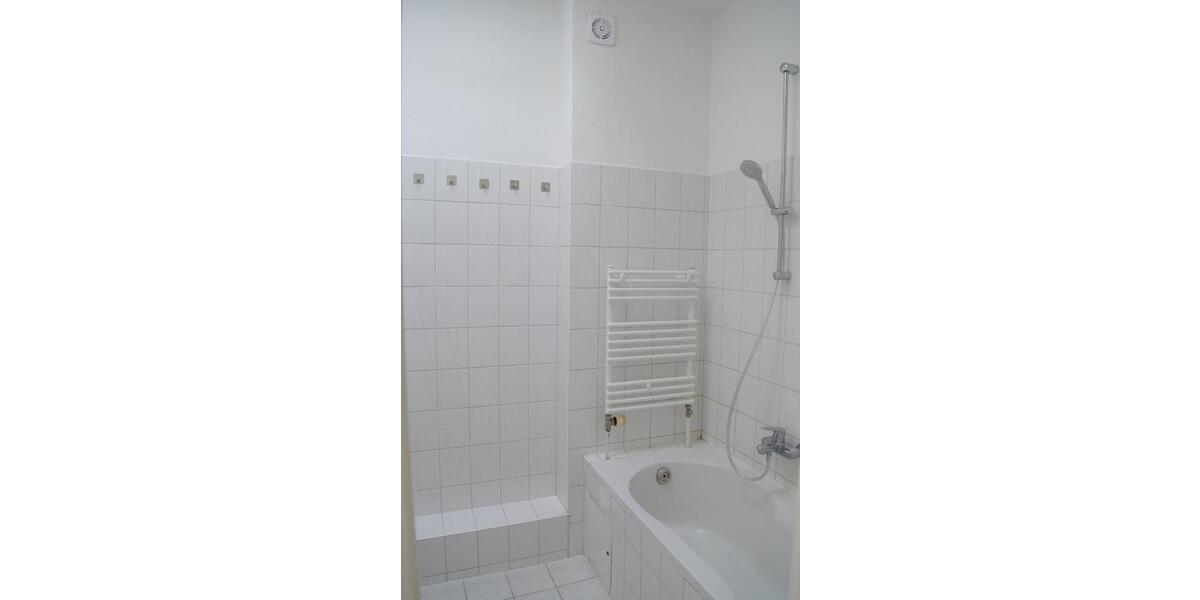 Etagenwohnung Wilhelmshaven - 5 Zimmer, 105 m&sup2;, 630&euro; | Angebot:25710632