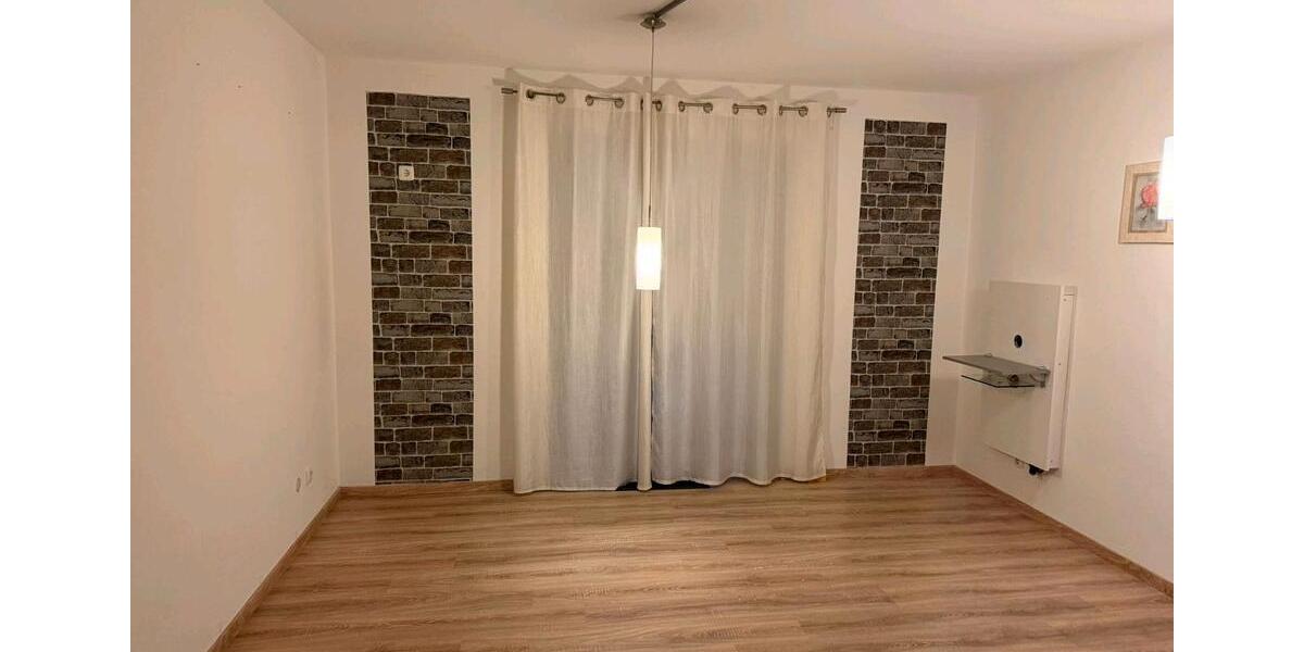 Einfamilienhaus Bad Neualbenreuth - 6 Zimmer, 150 m&sup2;, 1.600&euro; | Angebot:24372019