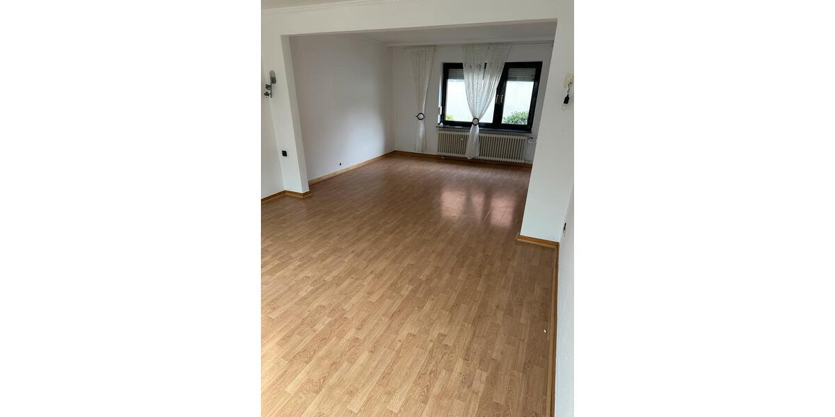 Doppelhaushälfte Düsseldorf Stadtbezirk 6 - 5 Zimmer, 154 m&sup2;, 2.600&euro; | Angebot:26051077