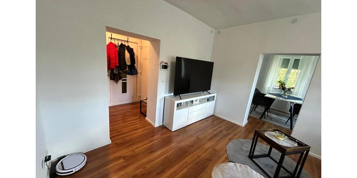 Helles Haus mit zwei separaten Wohnungen zimmer