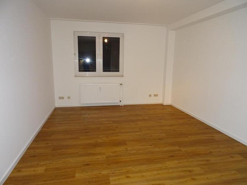 Top geschnittene 2 Zimmer Wohnung inkl. neuer Küche
