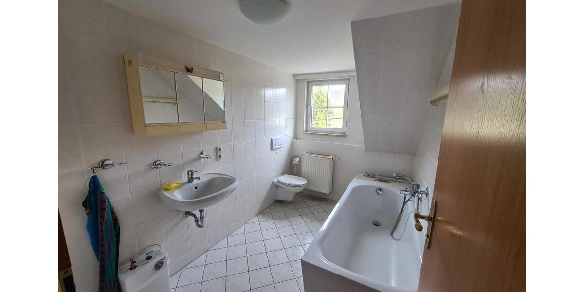 Dachgeschoßwohnung Oberschöna - 2 Zimmer, 50 m&sup2;, 300&euro; | Angebot:24745161