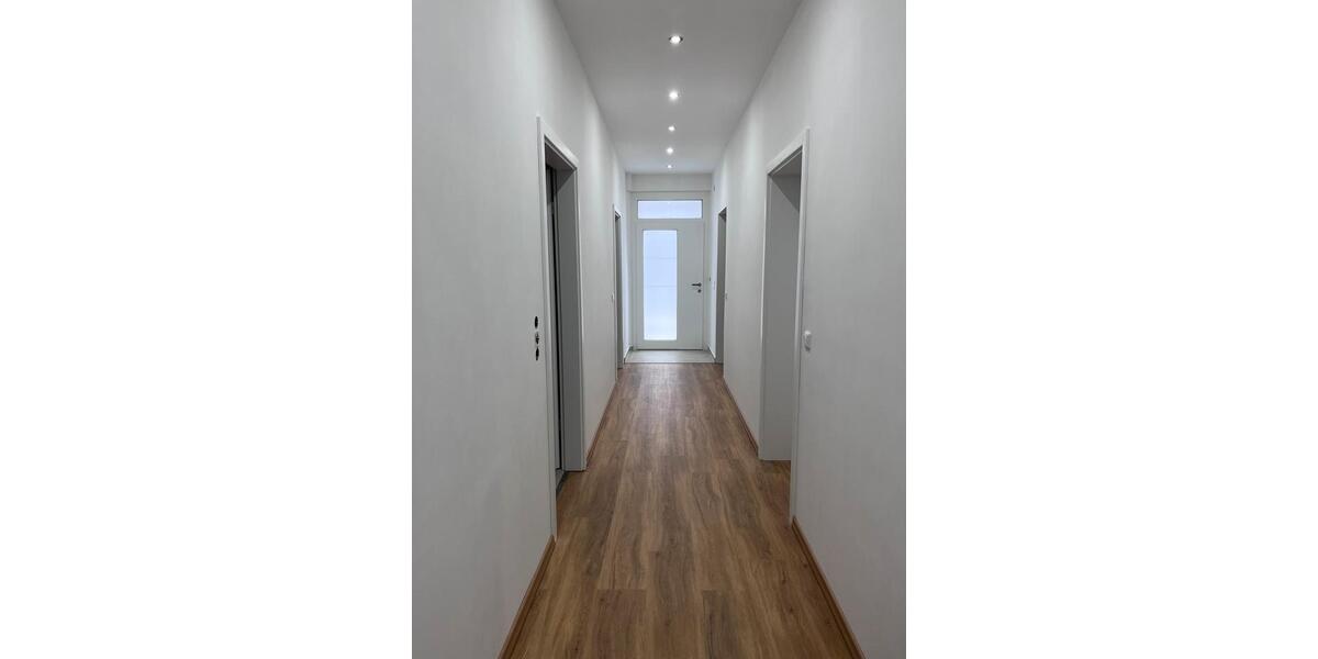 Erdgeschoßwohnung Neunkirchen Heinitz - 3 Zimmer, 100 m&sup2;, 950&euro; | Angebot:26311686