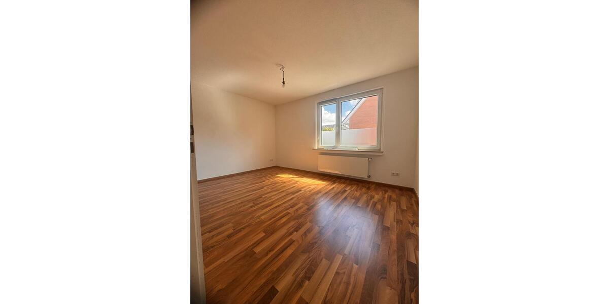 Erdgeschoßwohnung Wallenhorst - 3.5 Zimmer, 120 m&sup2;, 1.250&euro; | Angebot:26645754