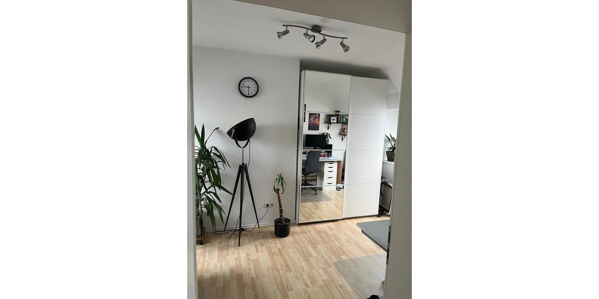 Dachgeschoßwohnung Karlsruhe Daxlanden - 4 Zimmer, 100 m&sup2;, 1.300&euro; | Angebot:25023270