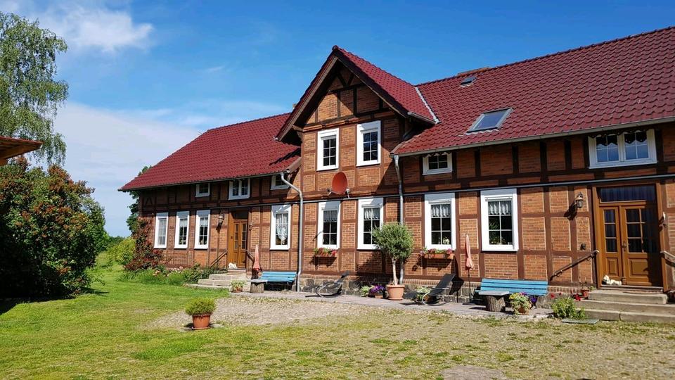 Bauernhaushälfte mit großem Garten 3 zimmer