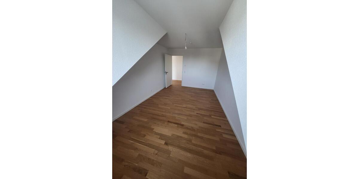 Erstbezug: 3-Zimmer-Dachgeschosswohnung in Heitersheim zimmer