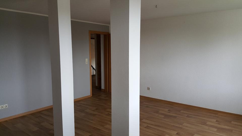 Dachgeschoßwohnung Mirow - 2.5 Zimmer, 64 m&sup2;, 416&euro; | Angebot:23697543