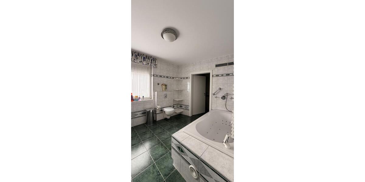 Einfamilienhaus Borken - 6 Zimmer, 270 m&sup2;, 2.300&euro; | Angebot:26340395