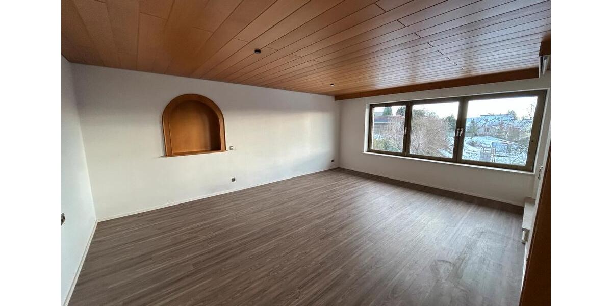 Erdgeschoßwohnung Gundelfingen an der Donau - 4 Zimmer, 122 m&sup2;, 1.300&euro; | Angebot:25859932