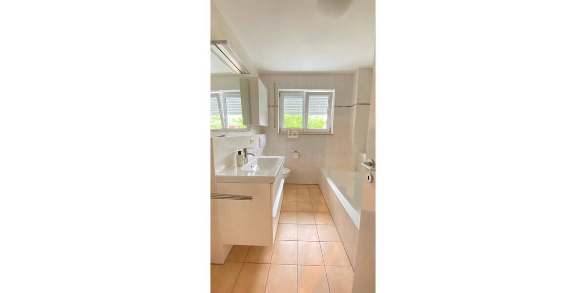 Etagenwohnung Ingolstadt Hollerstauden - 3 Zimmer, 80 m&sup2;, 1.230&euro; | Angebot:26704078