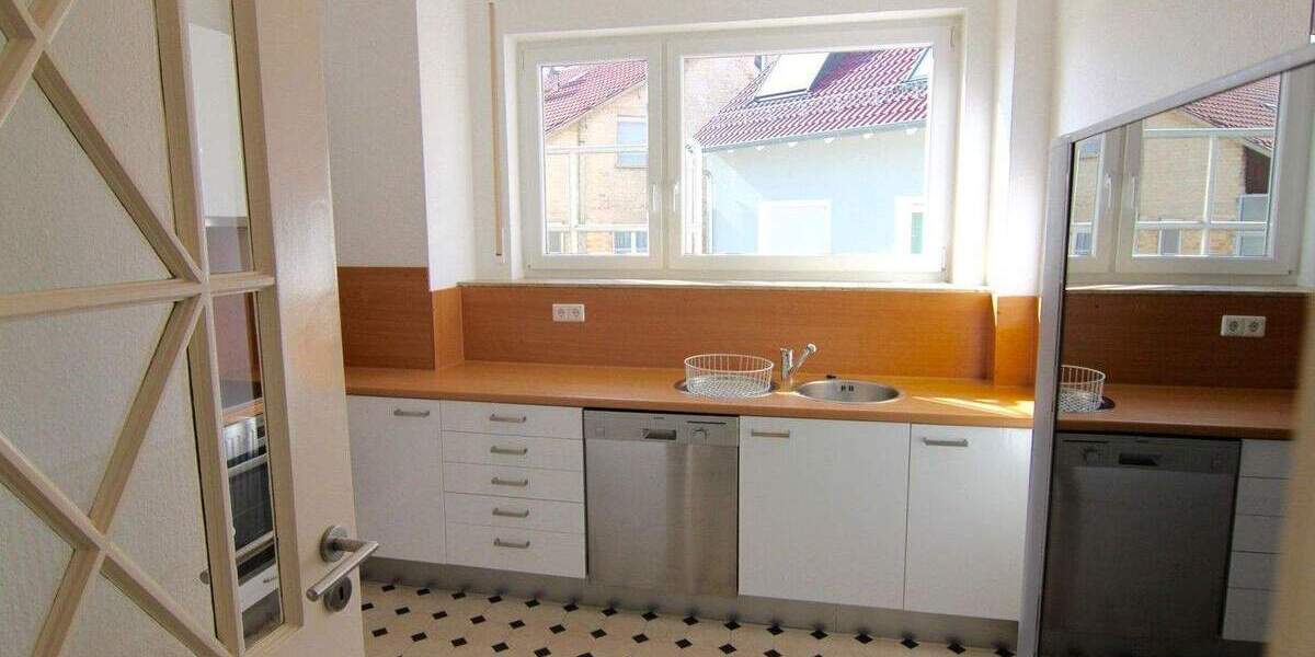 Etagenwohnung Stuttgart Süd - 4 Zimmer, 125 m&sup2;, 1.695&euro; | Angebot:25271081