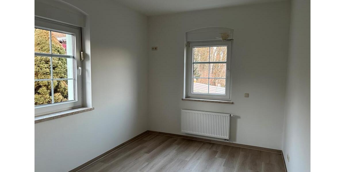 Hochparterre Roßwein - 3 Zimmer, 62 m&sup2;, 372&euro; | Angebot:24610978