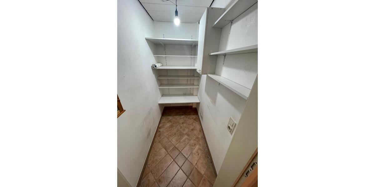 Dachgeschoßwohnung Moers Rheinkamp - 2.5 Zimmer, 67 m&sup2;, 690&euro; | Angebot:24726970