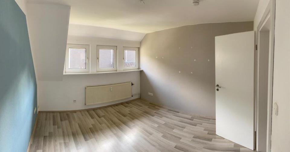 Dachgeschoßwohnung Siegen - 3 Zimmer, 64 m&sup2;, 680&euro; | Angebot:24886251