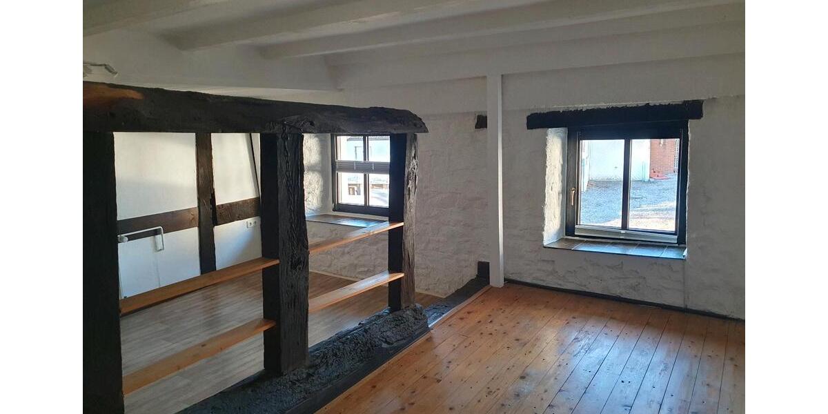 4 Zimmer + KKD2B mit besonderem Charme im Altbau zu mieten 4 zimmer