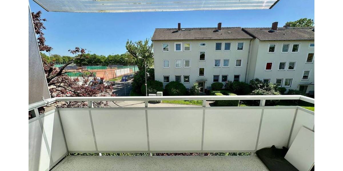 Etagenwohnung Wiesbaden Biebrich - 4 Zimmer, 85 m&sup2;, 1.150&euro; | Angebot:26388724
