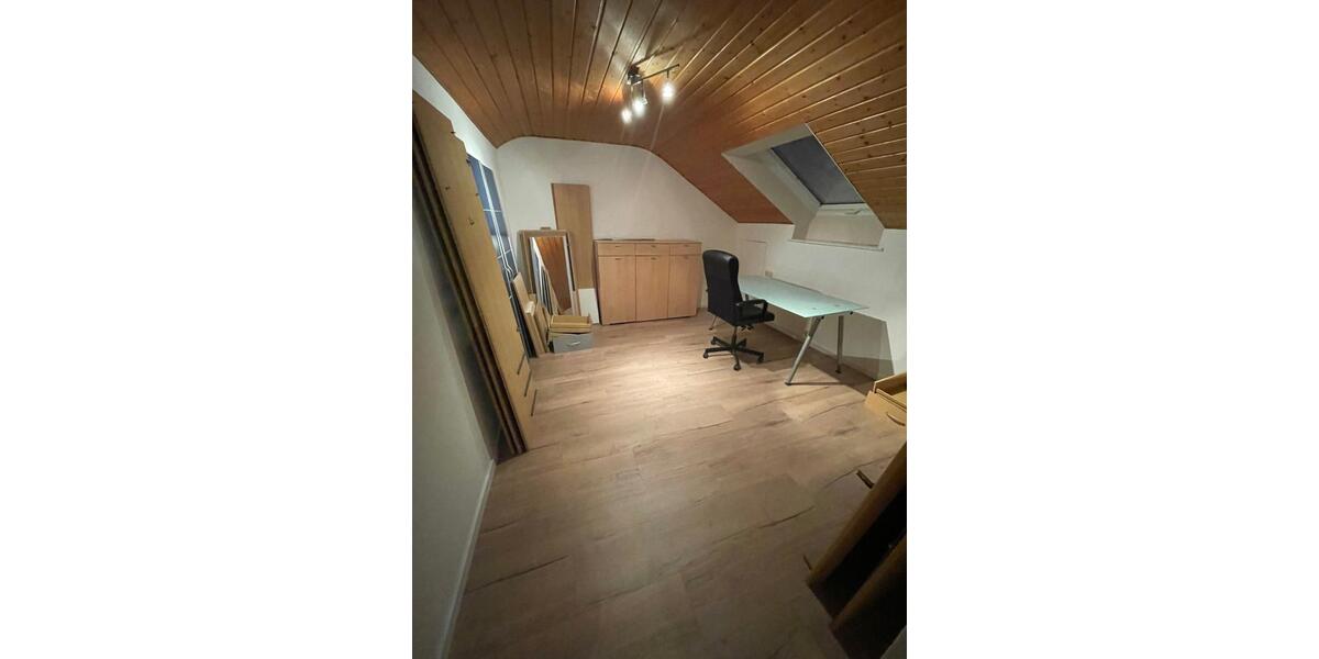 Etagenwohnung Unterschneidheim - 6 Zimmer, 130 m&sup2;, 1.100&euro; | Angebot:24804733
