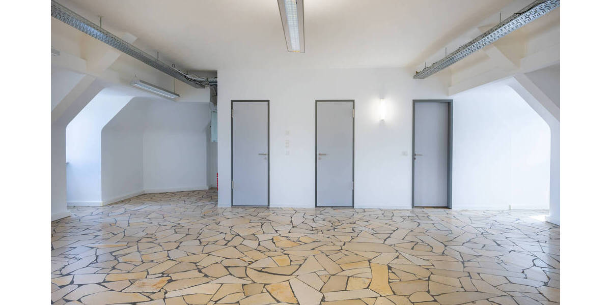 Gewerbeobjekt Würzburg Frauenland - 3 Zimmer, 266 m&sup2;, 1.995&euro; | Angebot:25771643