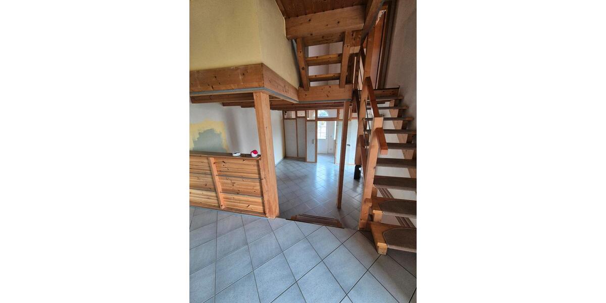 Etagenwohnung Homburg - 4 Zimmer, 85 m&sup2;, 750&euro; | Angebot:25022297