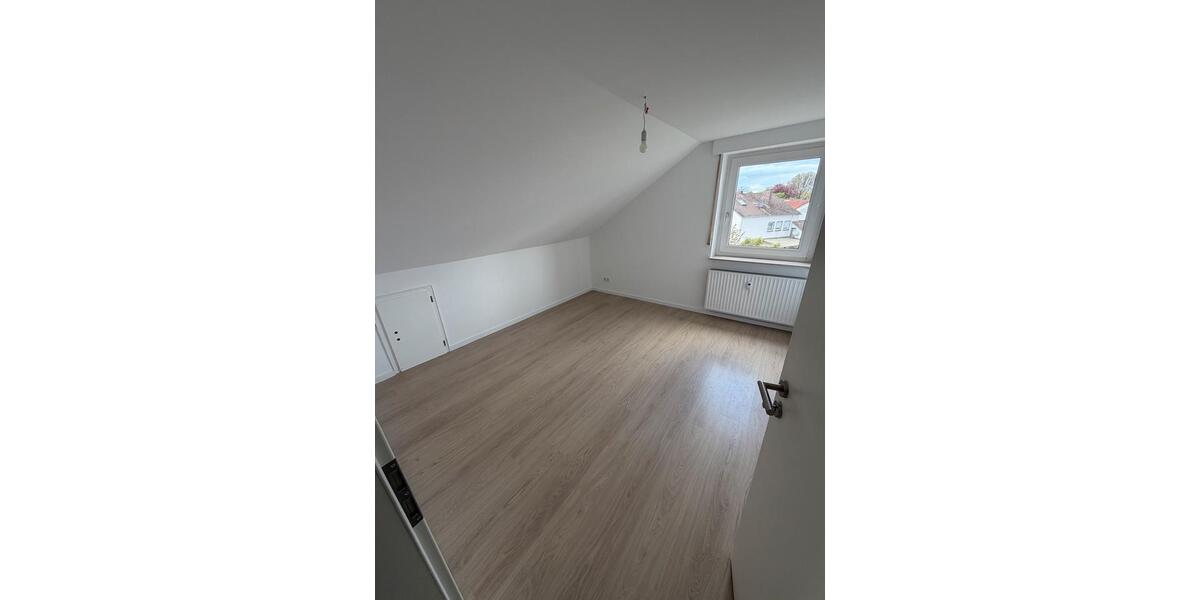 Dachgeschoßwohnung Delbrück - 2 Zimmer, 45 m&sup2;, 500&euro; | Angebot:26613505