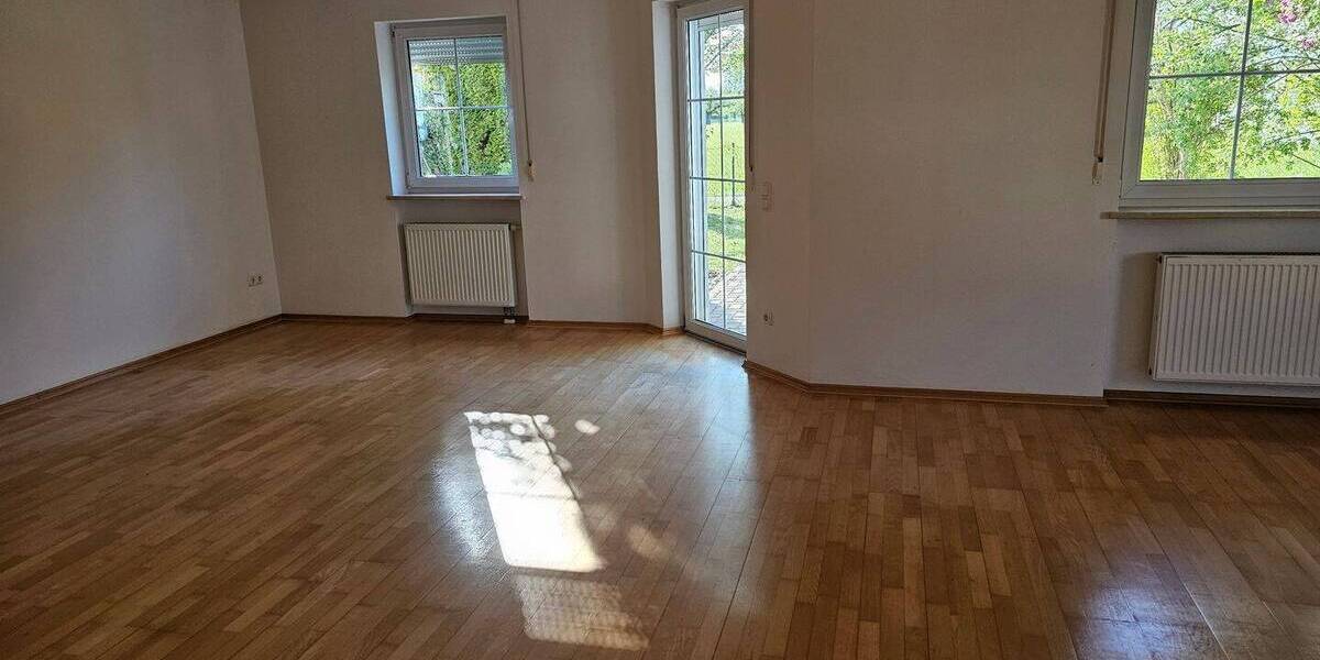 Doppelhaushälfte Burghausen - 6 Zimmer, 202 m&sup2;, 2.100&euro; | Angebot:25895860