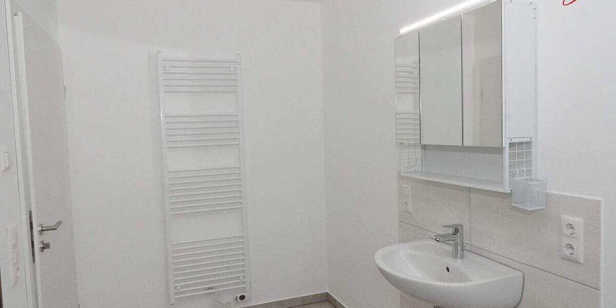 Etagenwohnung Esens - 3 Zimmer, 92 m&sup2;, 990&euro; | Angebot:24790985