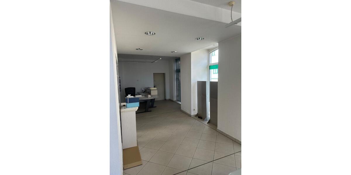 Helles Büro Lager Ausstellung Office in zentraler Lage zimmer