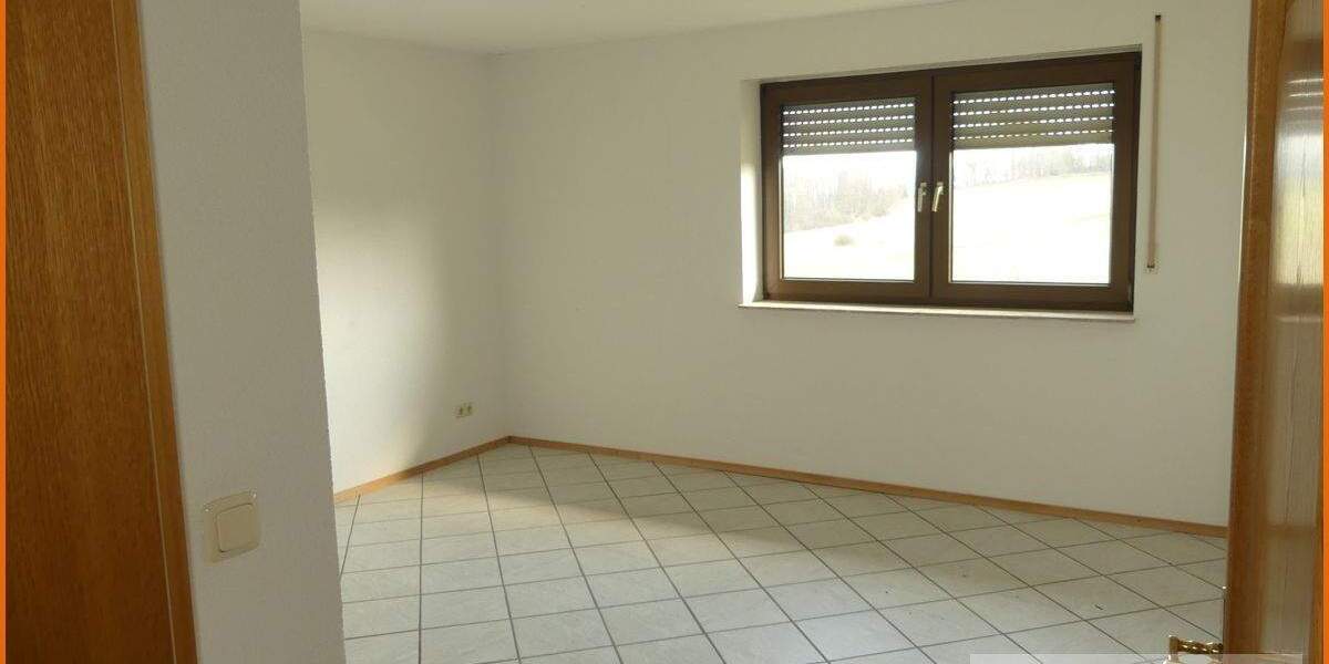 Etagenwohnung Flieden / Stork Stork - 4 Zimmer, 136 m&sup2;, 650&euro; | Angebot:26475926