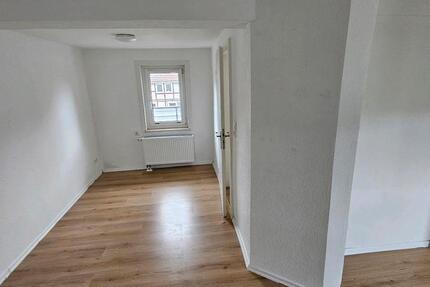 Haus Borken (Hessen) - 3 Zimmer, 92 m&sup2;, 865&euro; | Angebot:24743457