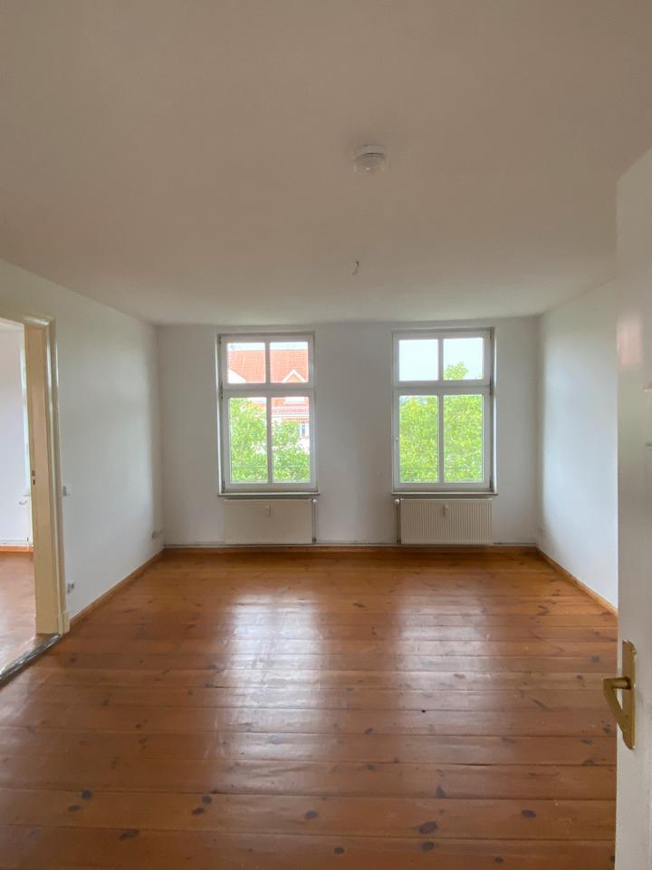 Große AltbauWohnung mit Wintergarten im Herzen von Oranienburg.