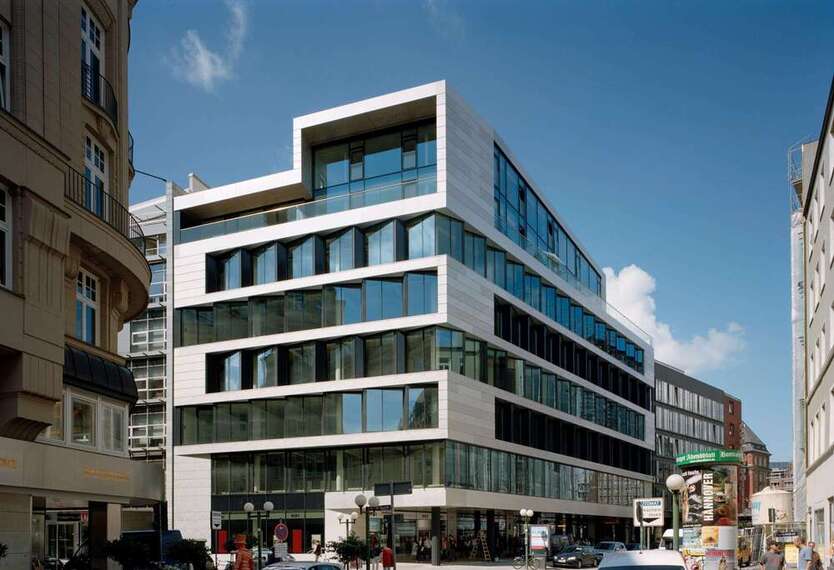 Wohnung zum Mieten in Hamburg 3.560 € 209.93 m² 4 zimmer