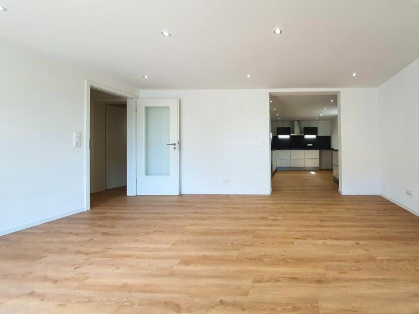 Freundliche 3-Zimmer-Wohnung mit EBK und Terrasse im Ahorntal