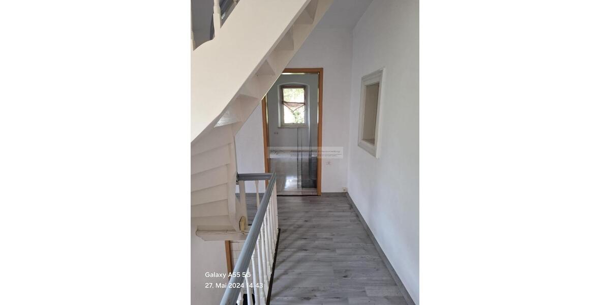 Einfamilienhaus Schirnding - 7 Zimmer, 220 m&sup2;, 1.300&euro; | Angebot:26544388