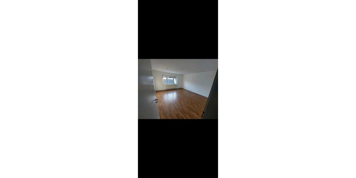 Etagenwohnung Plößberg - 3 Zimmer, 85 m&sup2;, 550&euro; | Angebot:26049386